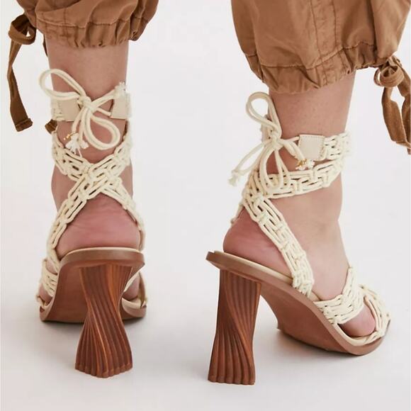 Sam Edelman Harleigh Heels - Picture 4 of 12